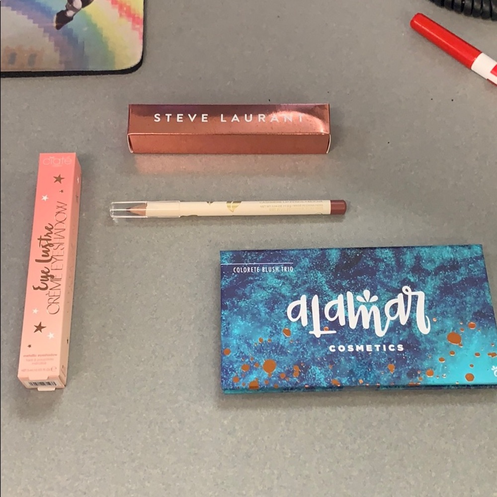 May Boxycharm - does not include 5th item